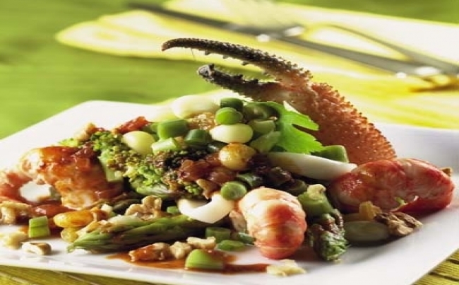 Ensalada tibia de camarones y calamares